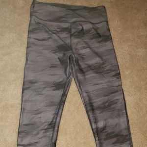 Under armour compression capris